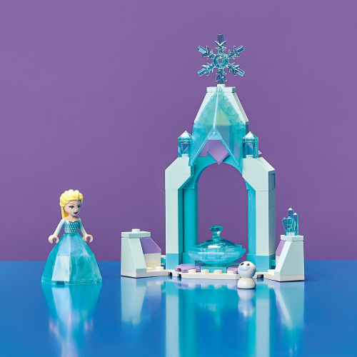 LEGO. Конструктор 43199 "Disney Princess Elsa's Castle Courtyard" (Двор замка Эльзы) фото 4