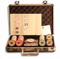 "Crown 200",  Профессиональный набор для игры в покер.  200фишек по 14 грамм. 2 колоды карт  с пластиковым покрытием.