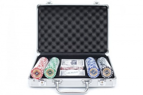 "Crown 200",  Профессиональный набор для игры в покер.  200фишек по 14 грамм. 2 колоды карт  с пластиковым покрытием. фото 2